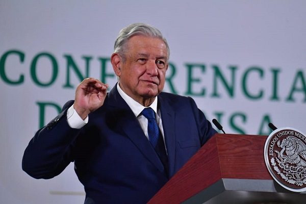 AMLO rechaza compararse con héroes nacionales por plantear la defensa del litio