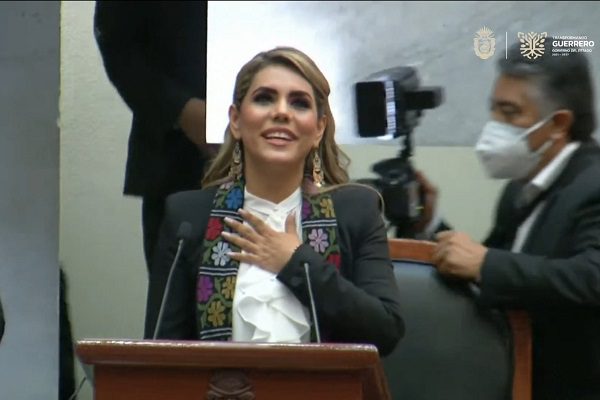 Evelyn Salgado toma protestas como nueva gobernadora de Guerrero