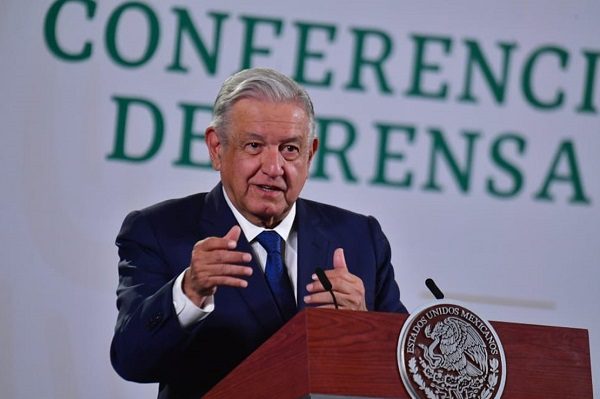 AMLO asegura que reforma eléctrica garantiza transición a energías limpias
