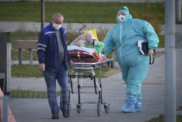 Rusia reporta su cuarto máximo de contagios diarios consecutivo