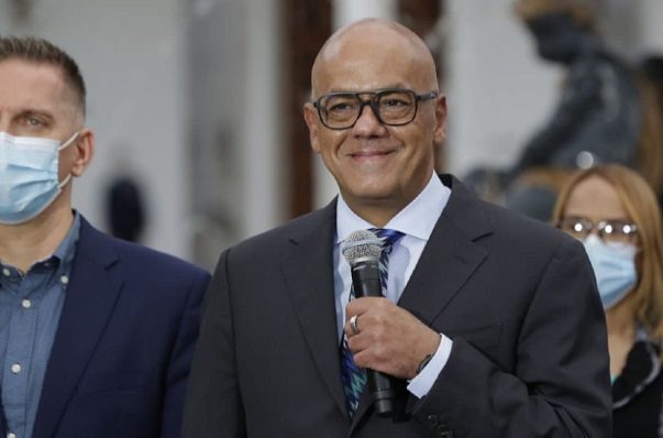 Gobierno de Venezuela suspende diálogo con oposición por extradición de Saab