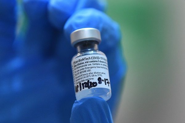 Unión Europea evalúa vacuna de Pfizer para niños de 5 a 11 años