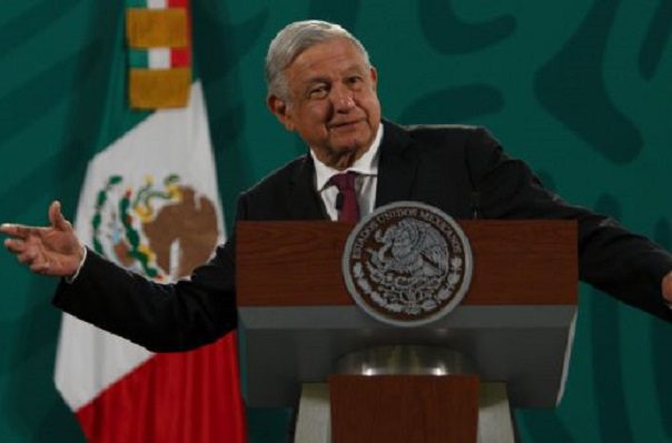 "Se van a quedar con las ganas": AMLO sobre implicación de Ebrard y Sheinbaum en L12