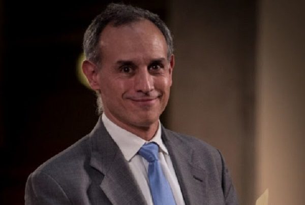 Niegan amparo a niña con cáncer que acusó de daño moral a López-Gatell