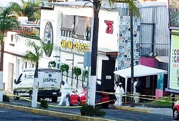 Identifican a tres asesinados en bar de Morelia; un policía y un millonario