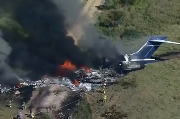 Uno de 21 pasajeros resulta herido tras aparatoso accidente aéreo en Texas