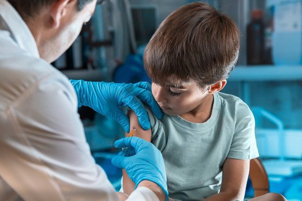EE.UU. anuncia plan para vacunar a niños de 5 a 11 años en noviembre