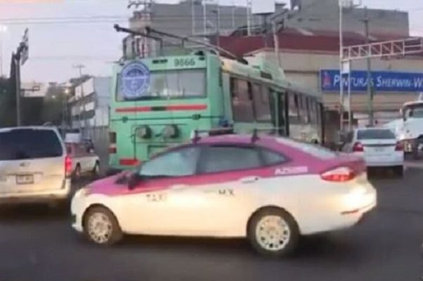 Tráiler tira cables de Trolebús y deja un electrocutado, en la GAM