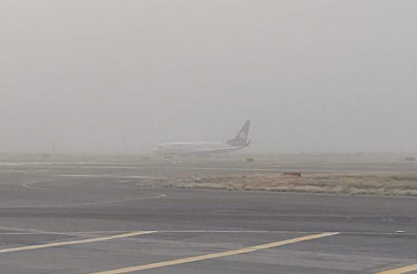 Banco de niebla afecta vuelos en el AICM