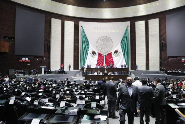 Aprueban Ley Federal de Derechos, que contempla alzas en pasaportes y entradas a museos