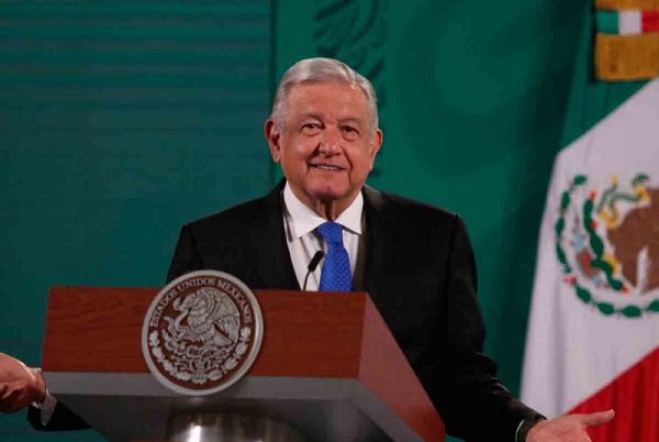 AMLO no descarta reunirse con migrantes mexicanos en su viaje a NY