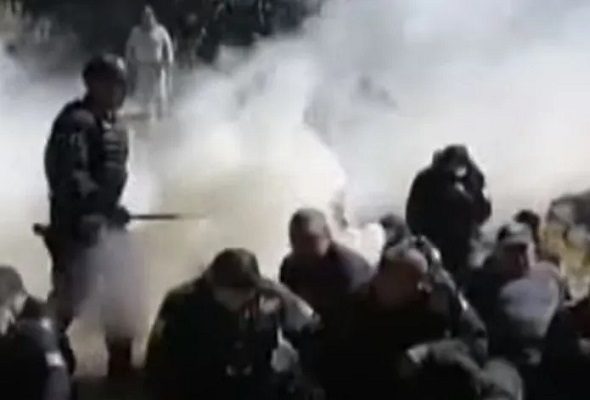 Policías de Tlaxcala son rociados con gas lacrimógeno como entrenamiento
