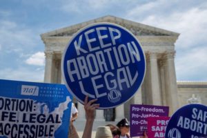 Corte Suprema de EE.UU. revisará en noviembre ley que restringe aborto en Texas