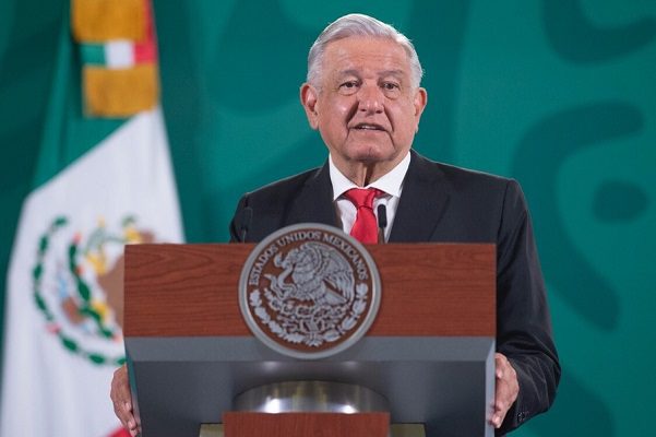 AMLO reitera crítica contra la UNAM y lamenta "que se haya derechizado”