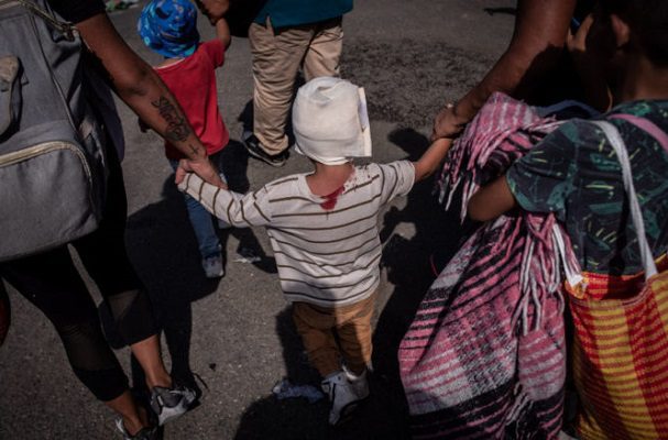 Un niño resulta herido en el paso de caravana migrante en Chiapas
