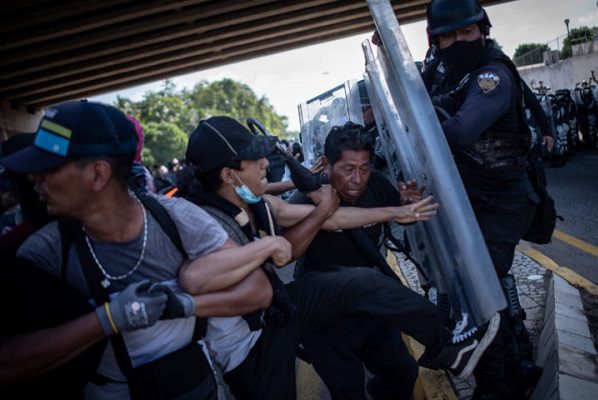 Caravana migrante con rumbo a CDMX rompe cerco de la GN