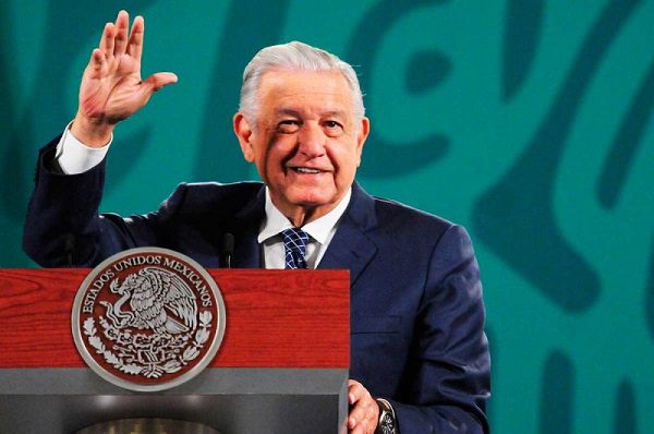 "¿En qué hemos lastimado al país?", responde AMLO a Sí por México