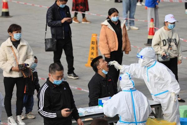 Con política cero tolerancia, China establece confinamientos por Covid-19