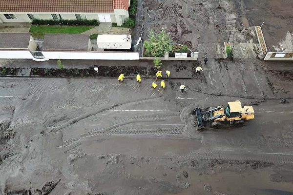 Inundaciones en California provocan deslizamientos y cortes de electricidad