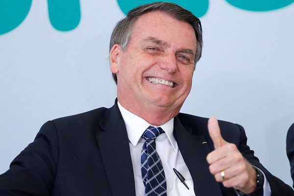YouTube suspende cuenta de Bolsonaro por ligar vacuna antiCovid con el sida