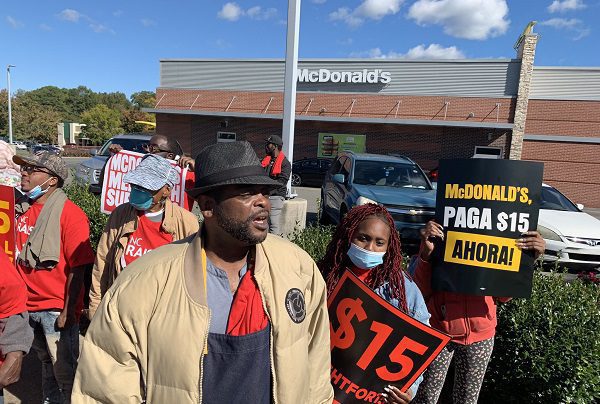 Empleados de McDonald's en EU van a huelga por acoso y agresión sexual