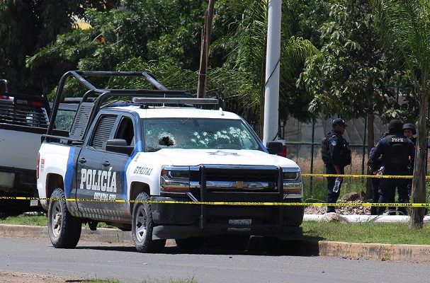 Por nexos con el crimen, dan de baja a 29 policías de León, Guanajuato