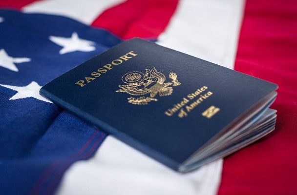 Estados Unidos emite el primer pasaporte que no define género