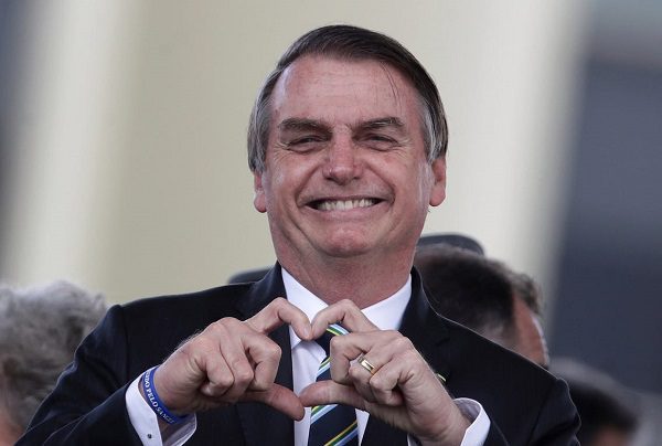 “Un payasada”, dice Bolsonaro sobre acusaciones por administración de pandemia