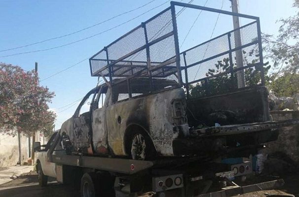 Incendian camioneta con seis cadáveres dentro, en Guanajuato