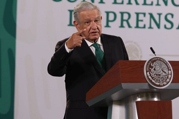 AMLO dice que "es falso" documento de EE.UU. que critica la Reforma eléctrica