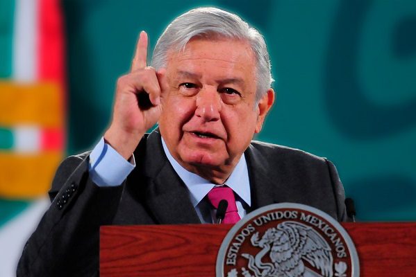 AMLO reta a realizar marcha por la UNAM para dejar atrás "la desidia"