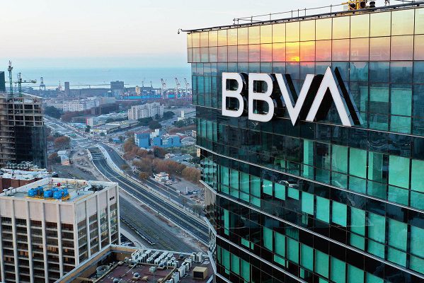 Reportan fallas en cajeros, aplicación y pagos de tarjetas de BBVA México
