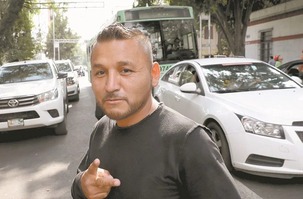 Reportan desaparición de "El Mijis" tras protestar en concierto de Lalo Mora
