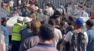A golpes y empujones protestan gaseros de CDMX