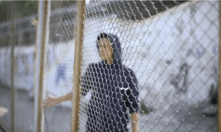 Madre entrega a su hijo, tras verlo en un anuncio de “Se busca”