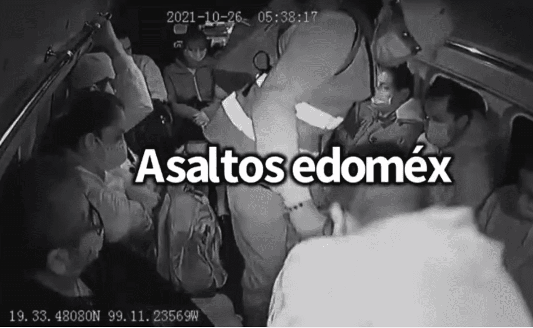 Asaltantes disparan en la cabeza a chofer de combi, y este sobrevive #VIDEO