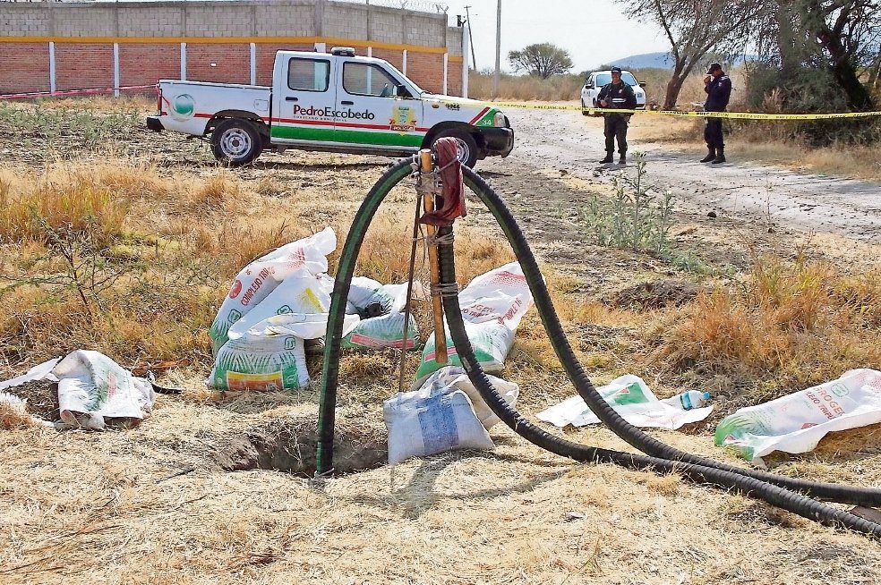 Detienen a 8 policías en Puebla por presunto huachicoleo