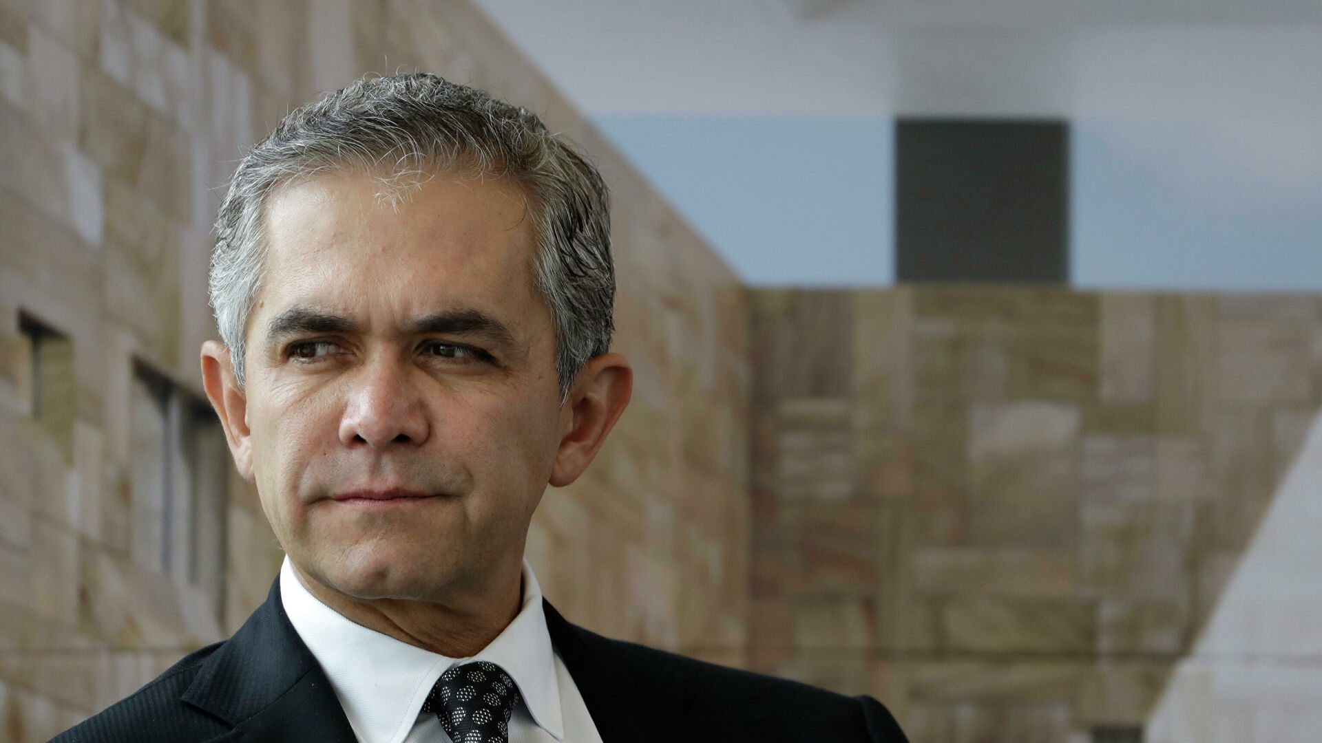 Vinculan a otro exfuncionario de Mancera por desvío de 29 mdp
