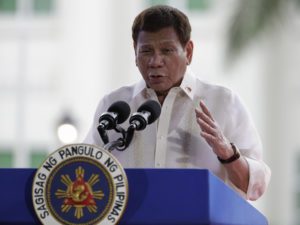Rodrigo Duterte disputará vicepresidencia de Filipinas con su hija