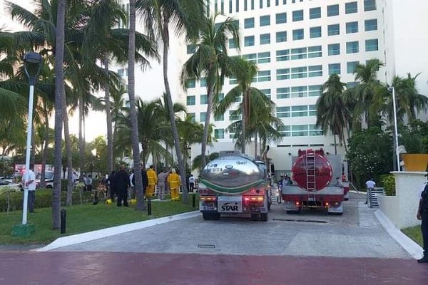 Tras incendio , 650 personas fueron evacuadas de hotel en Cancún #VIDEOS