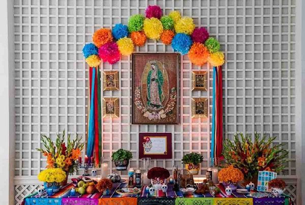 La Casa Blanca instala su primera ofrenda para celebrar el Día de Muertos