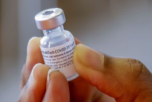 Pfizer prevé ingresos anuales de 36 mmdd por su vacuna antiCovid-19
