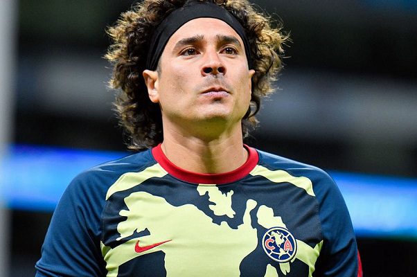 Memo Ochoa es nominado al mejor portero del mundo