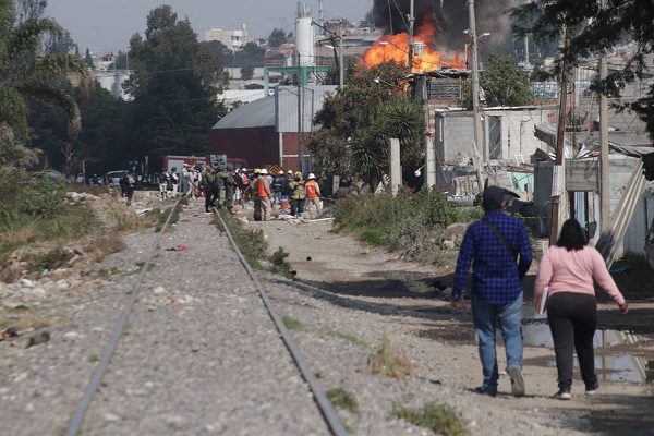 Muere segunda persona tras explosión de gasoducto en Puebla