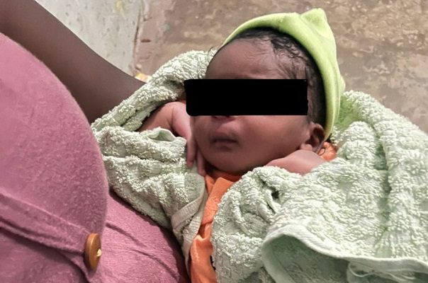 Nace bebé en caravana migrante que avanza por el sur de México