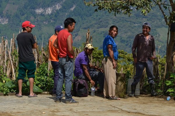 Miles de tzotziles huyen de sus casas en Chiapas por ataques armados