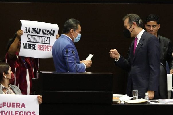 “¡No me toques! ¿Qué te crees? ¡Igualado!”, dice morenista a Lorenzo Córdova