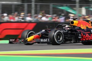 ‘Checo’ Pérez queda en tercer lugar del Gran Premio de México