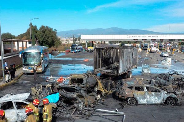 Tras accidente, AMLO anuncia plan de seguridad en la carretera México-Puebla