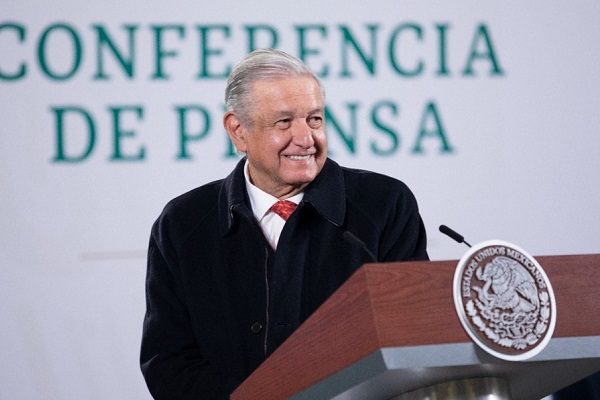 "No traigan pastel, soy tímido", dice AMLO sobre su cumpleaños